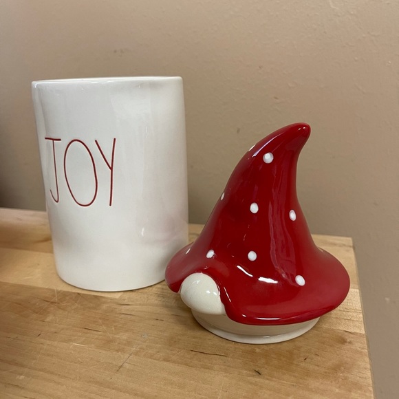 Rae Dunn Joy Gnome Holiday Christmas Seasonal Candle - Picture 3 of 4